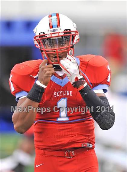 Thumbnail 2 in Cocoa vs. Skyline (Kirk Herbstreit National Kickoff Classic) photogallery.