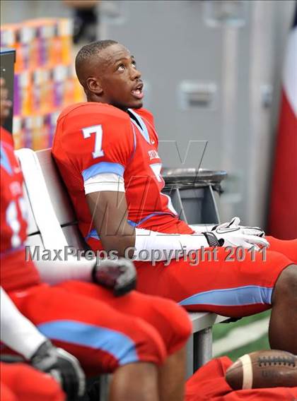 Thumbnail 3 in Cocoa vs. Skyline (Kirk Herbstreit National Kickoff Classic) photogallery.