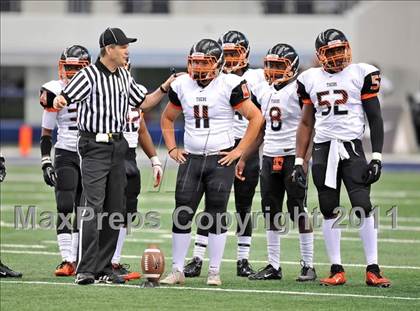 Thumbnail 3 in Cocoa vs. Skyline (Kirk Herbstreit National Kickoff Classic) photogallery.