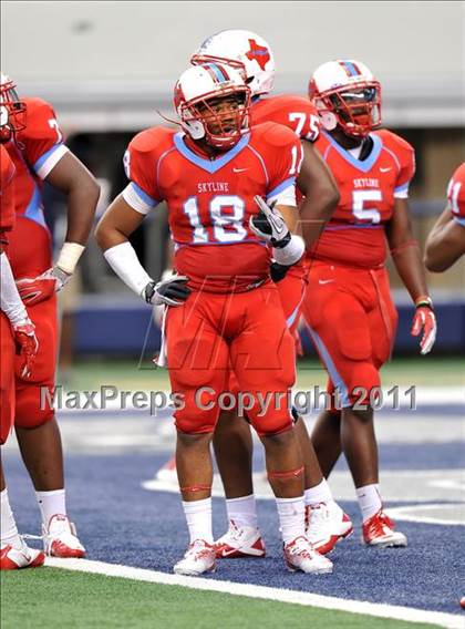 Thumbnail 2 in Cocoa vs. Skyline (Kirk Herbstreit National Kickoff Classic) photogallery.