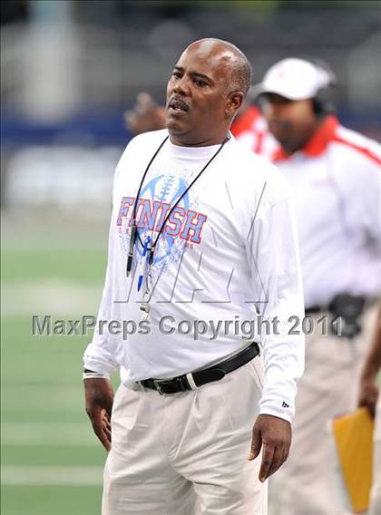 Thumbnail 2 in Cocoa vs. Skyline (Kirk Herbstreit National Kickoff Classic) photogallery.