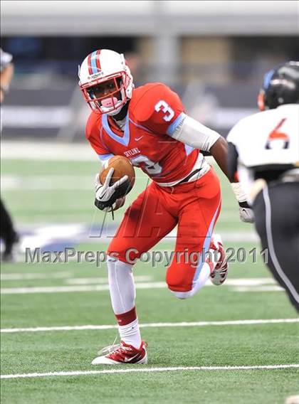 Thumbnail 1 in Cocoa vs. Skyline (Kirk Herbstreit National Kickoff Classic) photogallery.