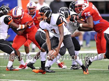 Thumbnail 1 in Cocoa vs. Skyline (Kirk Herbstreit National Kickoff Classic) photogallery.
