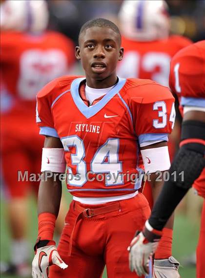 Thumbnail 1 in Cocoa vs. Skyline (Kirk Herbstreit National Kickoff Classic) photogallery.