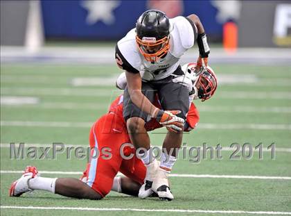 Thumbnail 3 in Cocoa vs. Skyline (Kirk Herbstreit National Kickoff Classic) photogallery.
