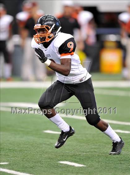 Thumbnail 2 in Cocoa vs. Skyline (Kirk Herbstreit National Kickoff Classic) photogallery.