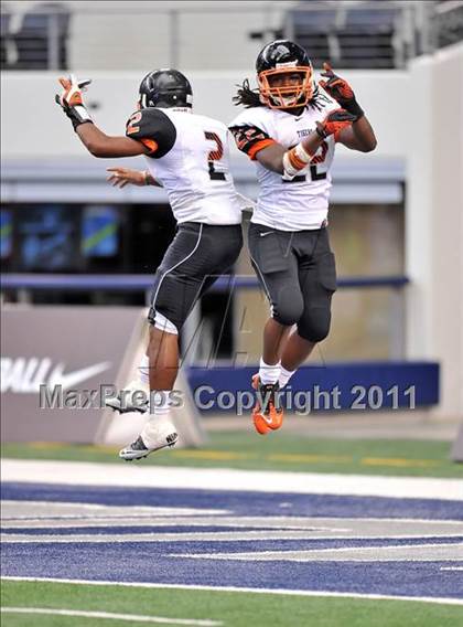 Thumbnail 3 in Cocoa vs. Skyline (Kirk Herbstreit National Kickoff Classic) photogallery.