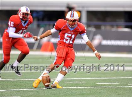 Thumbnail 3 in Cocoa vs. Skyline (Kirk Herbstreit National Kickoff Classic) photogallery.