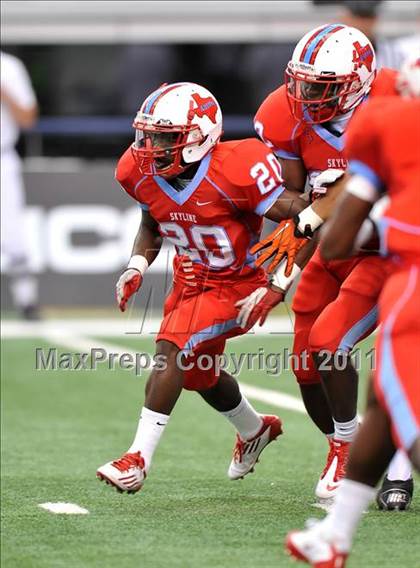 Thumbnail 3 in Cocoa vs. Skyline (Kirk Herbstreit National Kickoff Classic) photogallery.