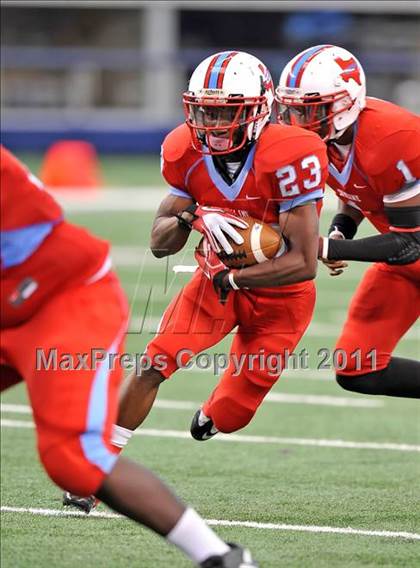 Thumbnail 1 in Cocoa vs. Skyline (Kirk Herbstreit National Kickoff Classic) photogallery.