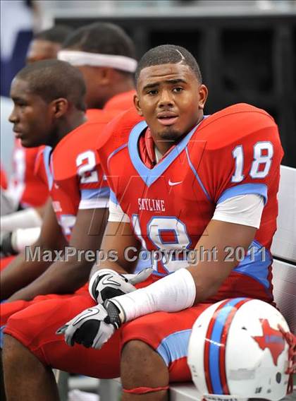 Thumbnail 2 in Cocoa vs. Skyline (Kirk Herbstreit National Kickoff Classic) photogallery.