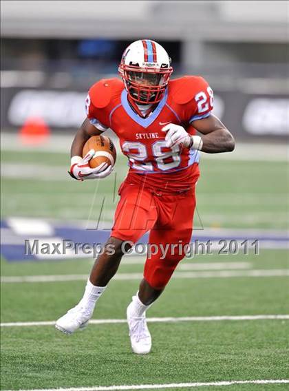Thumbnail 3 in Cocoa vs. Skyline (Kirk Herbstreit National Kickoff Classic) photogallery.