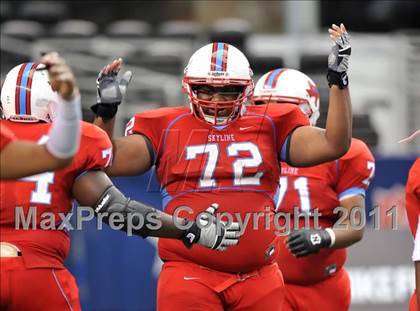 Thumbnail 3 in Cocoa vs. Skyline (Kirk Herbstreit National Kickoff Classic) photogallery.