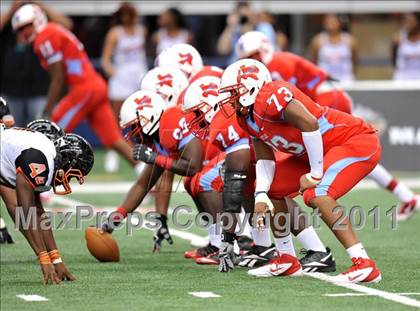Thumbnail 1 in Cocoa vs. Skyline (Kirk Herbstreit National Kickoff Classic) photogallery.