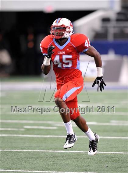 Thumbnail 2 in Cocoa vs. Skyline (Kirk Herbstreit National Kickoff Classic) photogallery.