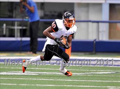 Thumbnail 2 in Cocoa vs. Skyline (Kirk Herbstreit National Kickoff Classic) photogallery.