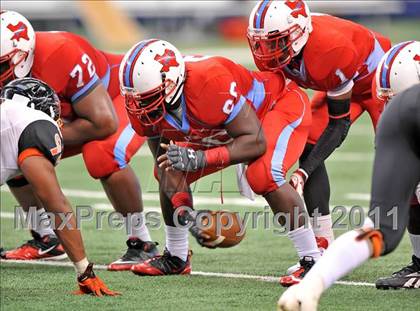 Thumbnail 3 in Cocoa vs. Skyline (Kirk Herbstreit National Kickoff Classic) photogallery.