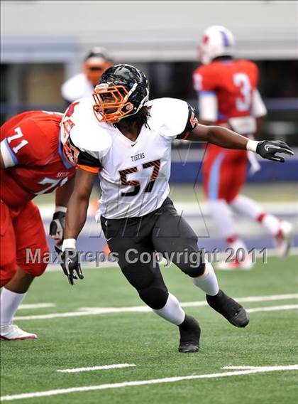 Thumbnail 1 in Cocoa vs. Skyline (Kirk Herbstreit National Kickoff Classic) photogallery.