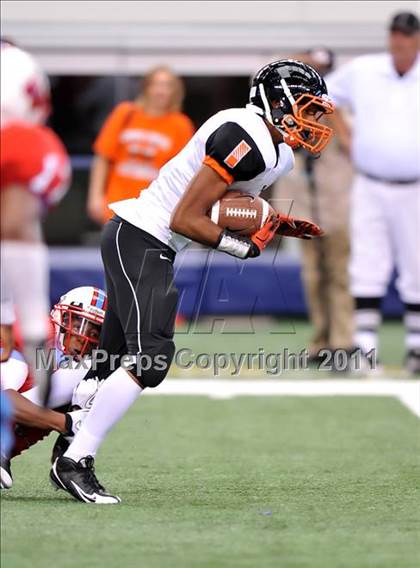 Thumbnail 1 in Cocoa vs. Skyline (Kirk Herbstreit National Kickoff Classic) photogallery.