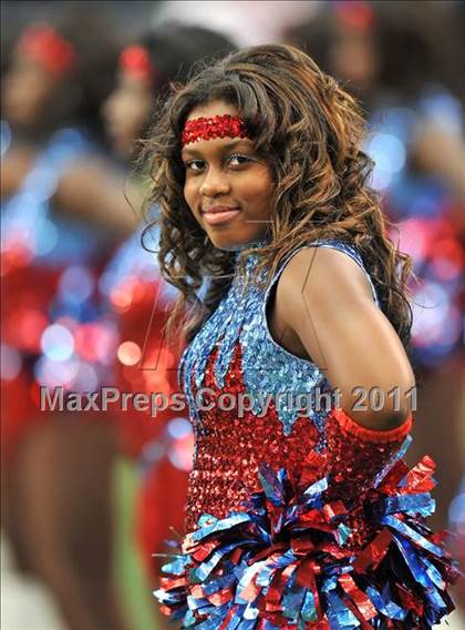 Thumbnail 2 in Cocoa vs. Skyline (Kirk Herbstreit National Kickoff Classic) photogallery.