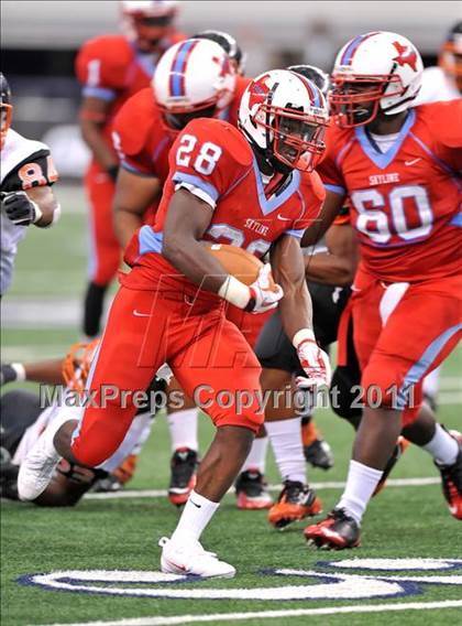 Thumbnail 2 in Cocoa vs. Skyline (Kirk Herbstreit National Kickoff Classic) photogallery.