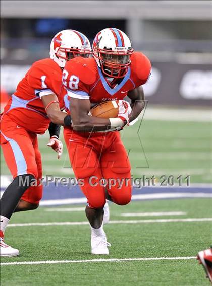 Thumbnail 2 in Cocoa vs. Skyline (Kirk Herbstreit National Kickoff Classic) photogallery.