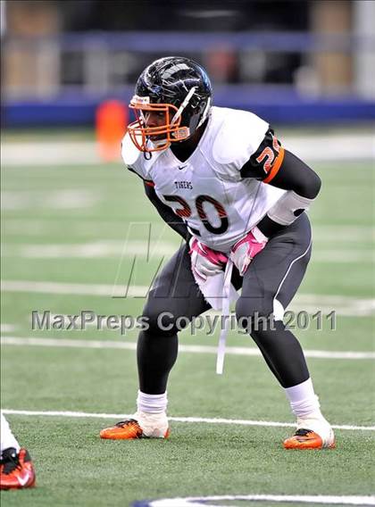 Thumbnail 2 in Cocoa vs. Skyline (Kirk Herbstreit National Kickoff Classic) photogallery.