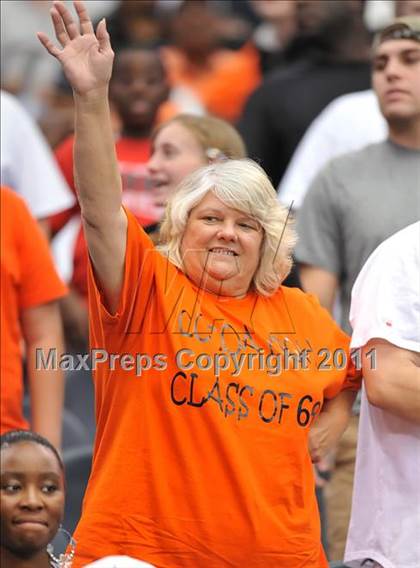 Thumbnail 3 in Cocoa vs. Skyline (Kirk Herbstreit National Kickoff Classic) photogallery.