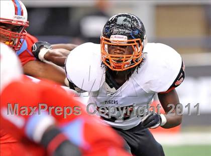 Thumbnail 3 in Cocoa vs. Skyline (Kirk Herbstreit National Kickoff Classic) photogallery.
