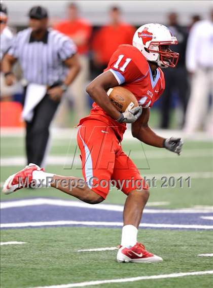 Thumbnail 3 in Cocoa vs. Skyline (Kirk Herbstreit National Kickoff Classic) photogallery.