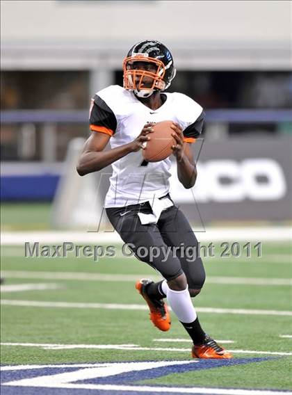 Thumbnail 3 in Cocoa vs. Skyline (Kirk Herbstreit National Kickoff Classic) photogallery.
