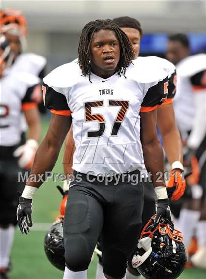 Thumbnail 1 in Cocoa vs. Skyline (Kirk Herbstreit National Kickoff Classic) photogallery.
