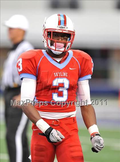 Thumbnail 1 in Cocoa vs. Skyline (Kirk Herbstreit National Kickoff Classic) photogallery.