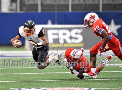Thumbnail 2 in Cocoa vs. Skyline (Kirk Herbstreit National Kickoff Classic) photogallery.