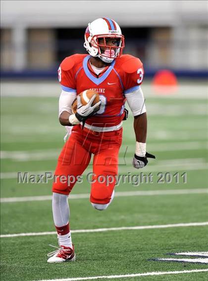 Thumbnail 1 in Cocoa vs. Skyline (Kirk Herbstreit National Kickoff Classic) photogallery.
