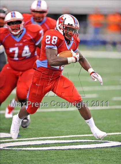 Thumbnail 1 in Cocoa vs. Skyline (Kirk Herbstreit National Kickoff Classic) photogallery.