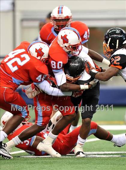 Thumbnail 2 in Cocoa vs. Skyline (Kirk Herbstreit National Kickoff Classic) photogallery.