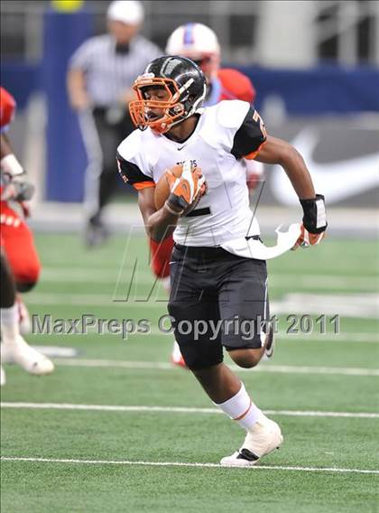 Thumbnail 1 in Cocoa vs. Skyline (Kirk Herbstreit National Kickoff Classic) photogallery.