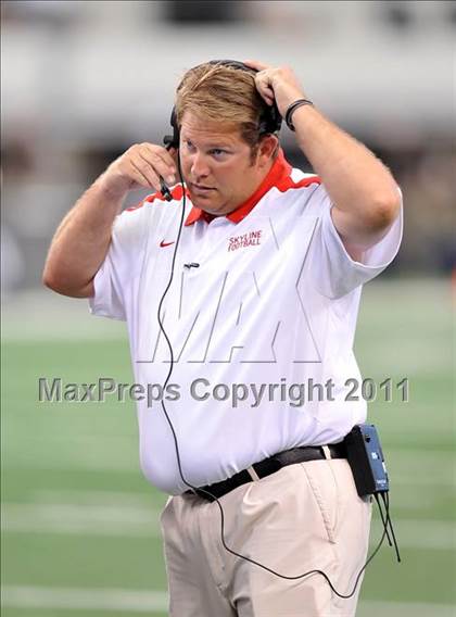 Thumbnail 3 in Cocoa vs. Skyline (Kirk Herbstreit National Kickoff Classic) photogallery.