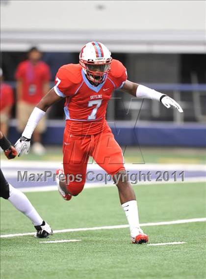Thumbnail 2 in Cocoa vs. Skyline (Kirk Herbstreit National Kickoff Classic) photogallery.