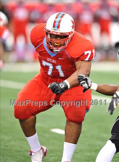 Thumbnail 3 in Cocoa vs. Skyline (Kirk Herbstreit National Kickoff Classic) photogallery.