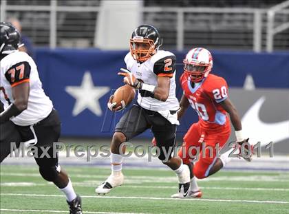 Thumbnail 3 in Cocoa vs. Skyline (Kirk Herbstreit National Kickoff Classic) photogallery.