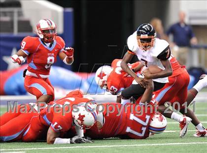 Thumbnail 3 in Cocoa vs. Skyline (Kirk Herbstreit National Kickoff Classic) photogallery.