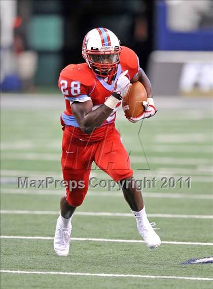 Thumbnail 2 in Cocoa vs. Skyline (Kirk Herbstreit National Kickoff Classic) photogallery.