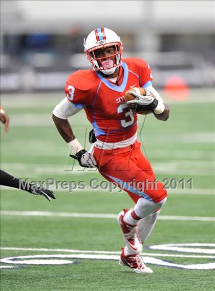 Thumbnail 3 in Cocoa vs. Skyline (Kirk Herbstreit National Kickoff Classic) photogallery.