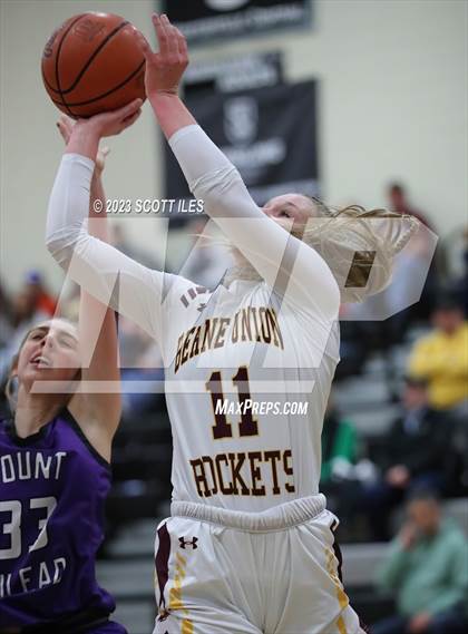 Thumbnail 2 in Mt. Gilead vs. Berne Union (OHSAA D4 District Semifinal) photogallery.