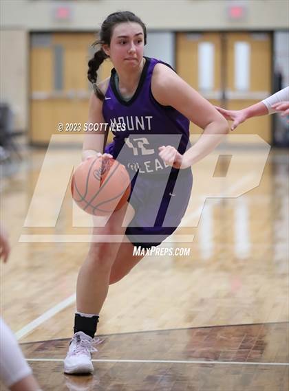 Thumbnail 3 in Mt. Gilead vs. Berne Union (OHSAA D4 District Semifinal) photogallery.