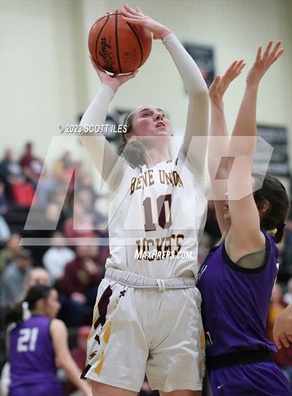 Thumbnail 2 in Mt. Gilead vs. Berne Union (OHSAA D4 District Semifinal) photogallery.