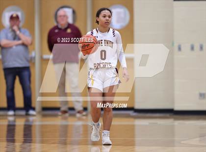 Thumbnail 1 in Mt. Gilead vs. Berne Union (OHSAA D4 District Semifinal) photogallery.