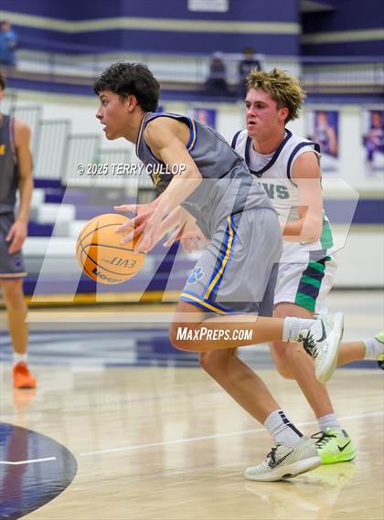 Thumbnail 3 in Mountain View vs. Orem (Corner Canyon Tournament of Champions) photogallery.